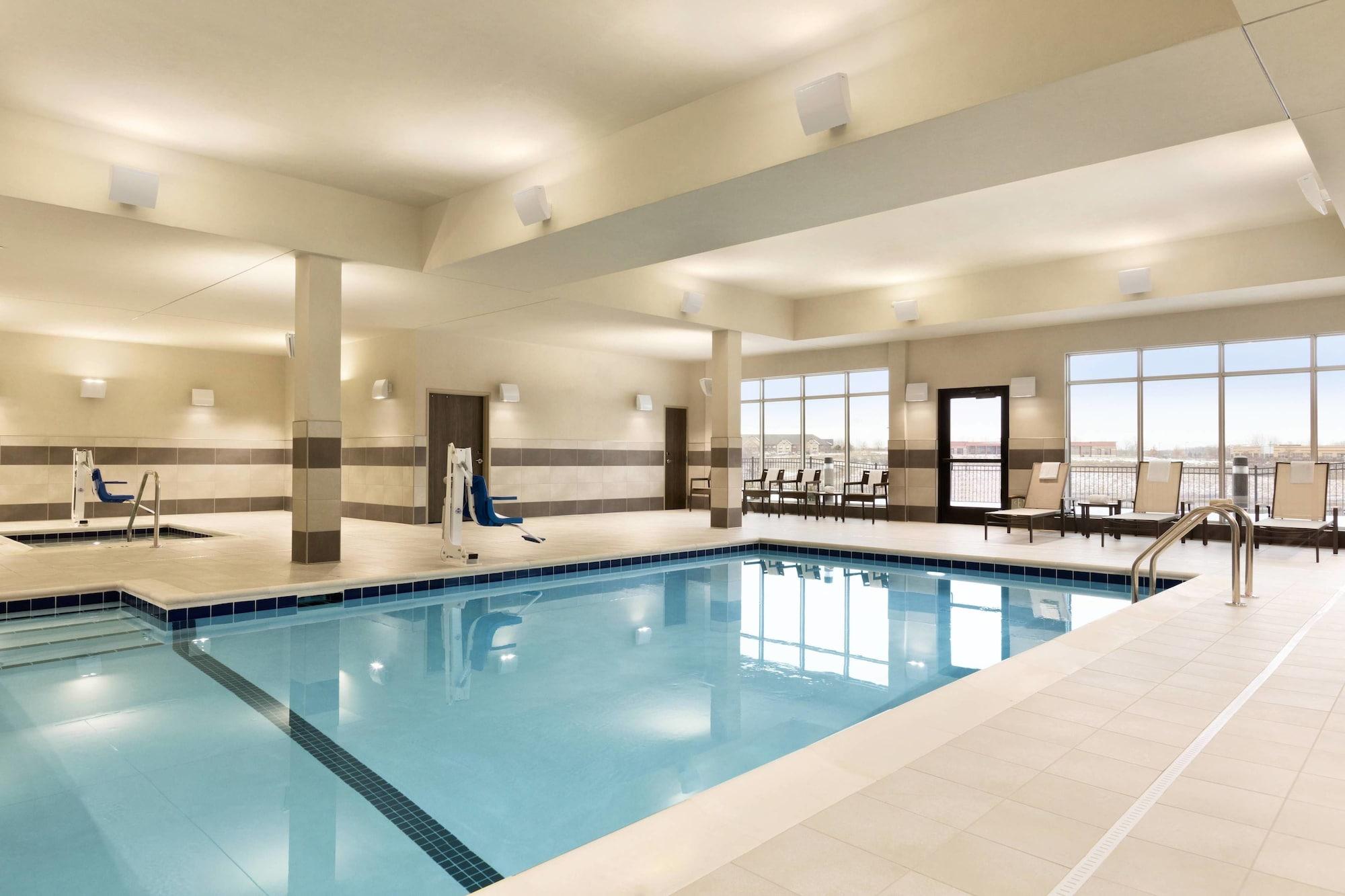 Courtyard By Marriott St Paul Hotel 3*