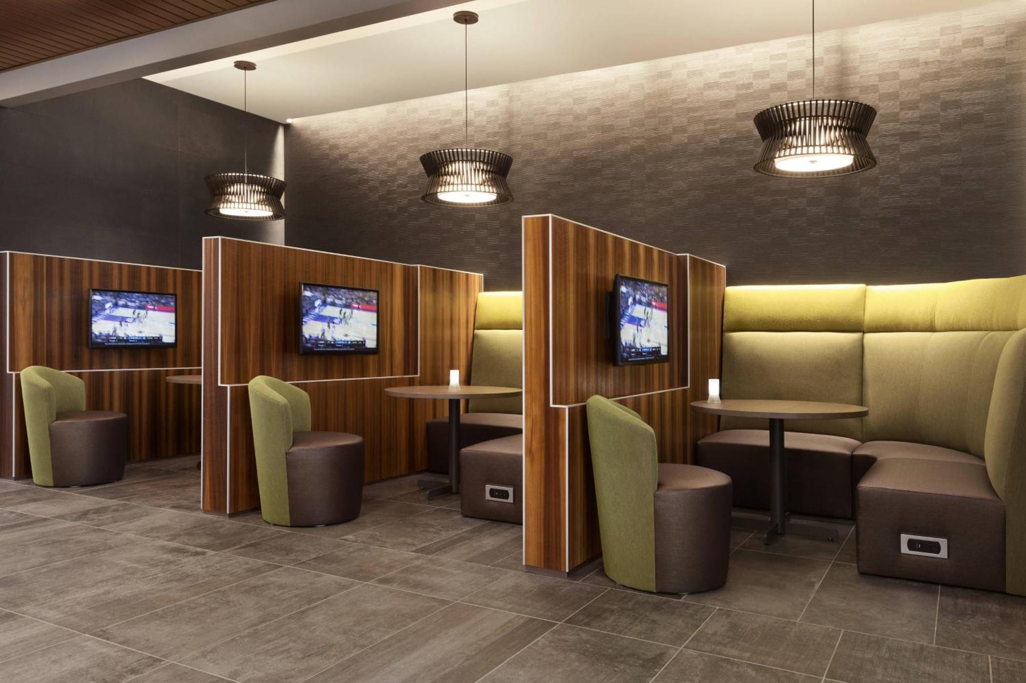 Courtyard By Marriott St Paul Hotel