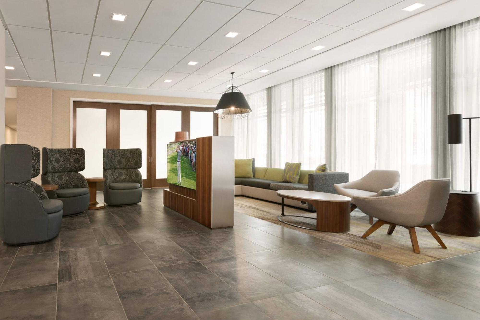 Courtyard By Marriott St Paul Woodbury